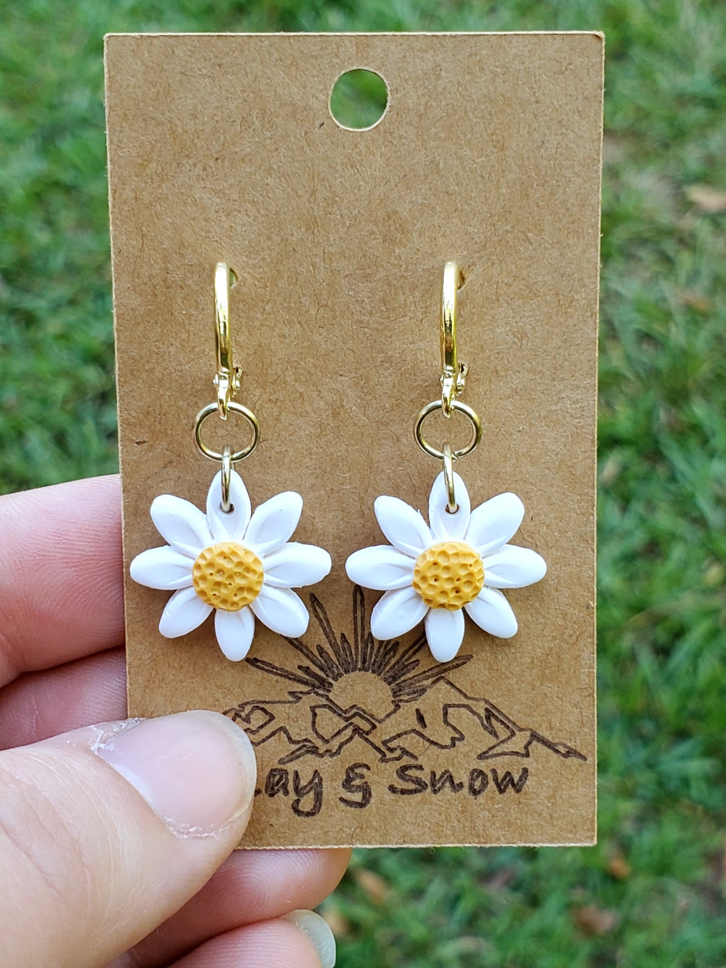 Small Daisy Dangle Earring